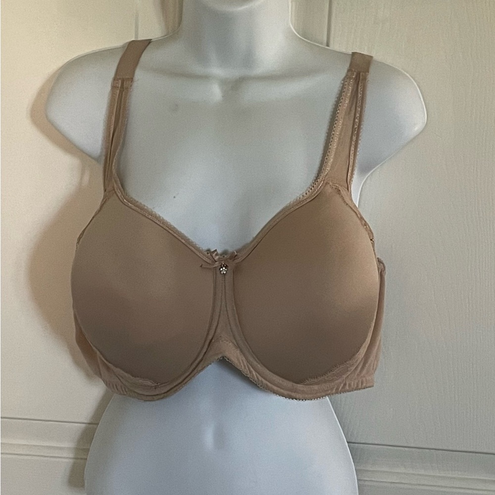 Wacoal Tan Bra with Underwire Support and Adjustable Straps-44D